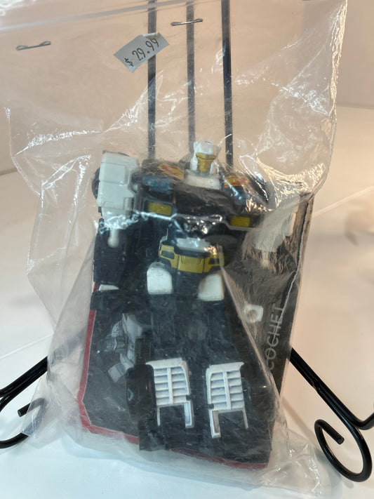 Hasbro Transformers Generations Power of the Primes Deluxe Class Generations Selects Autobot Ricochet