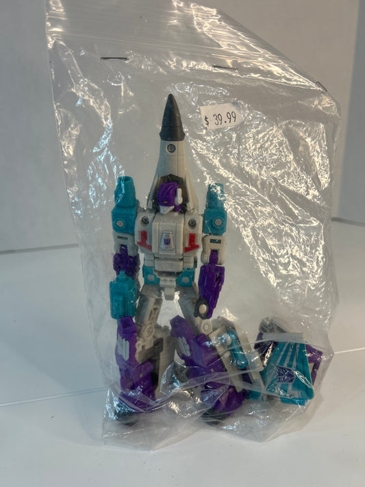Transformers E1124EL2 Generations Power of The Primes Deluxe Class Dread Wind Action Figure