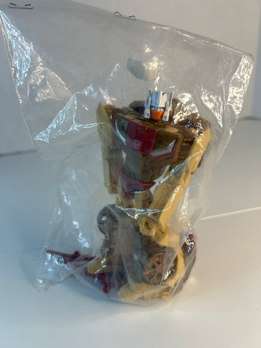 Transformers Modern Figure in Retro Packaging Autobot Headmaster Chromedome with Stylor