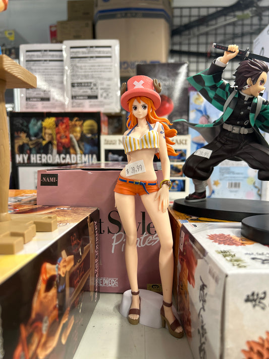One Piece Chopper Nami Figure