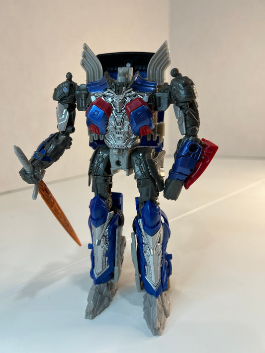 Optimus Prime Transformer 2013 Hasbro Tomy 11" Action Figure