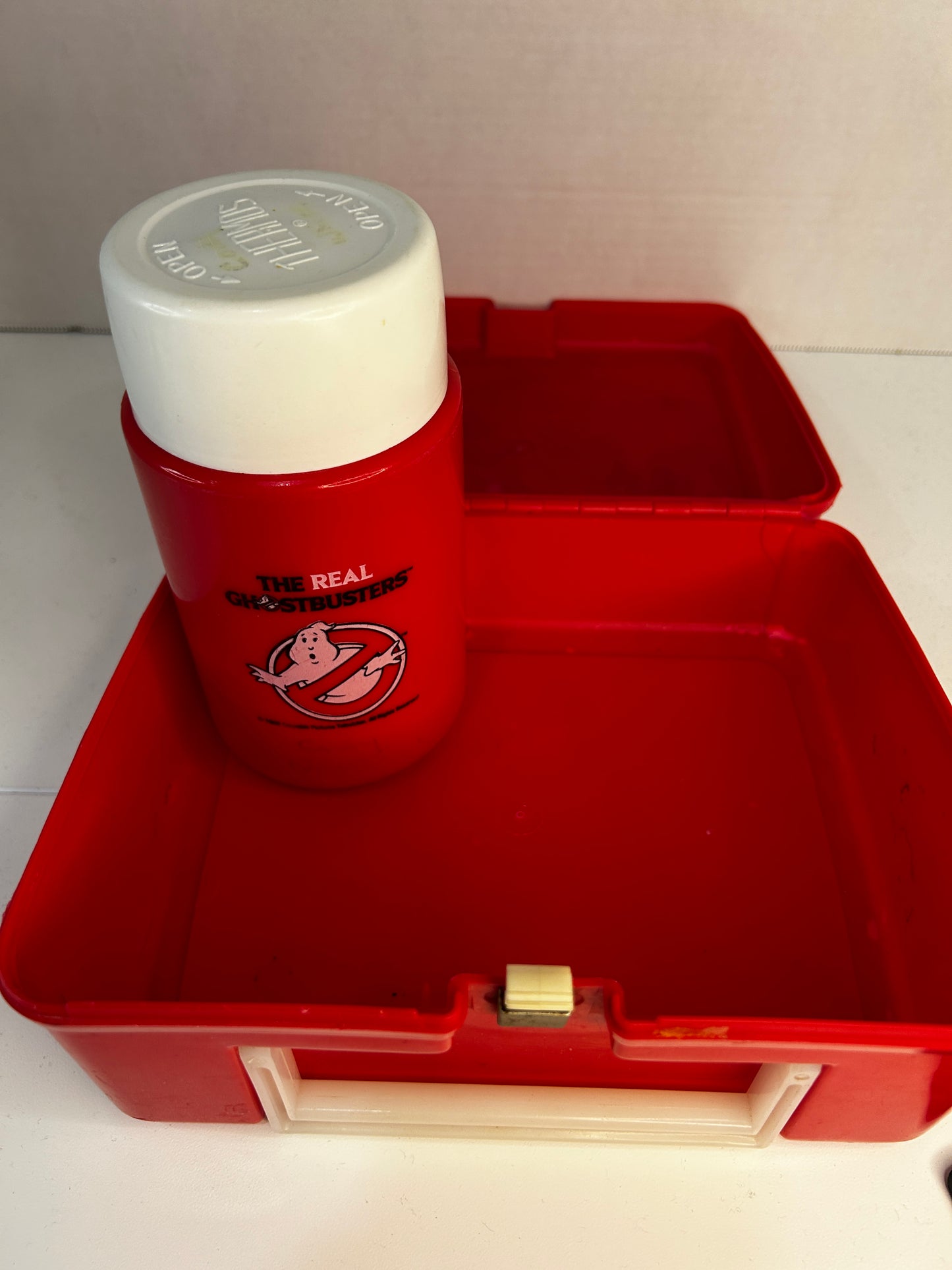 Vintage 1986 Plastic Red The Real Ghostbusters Lunch Box **WITH Thermos