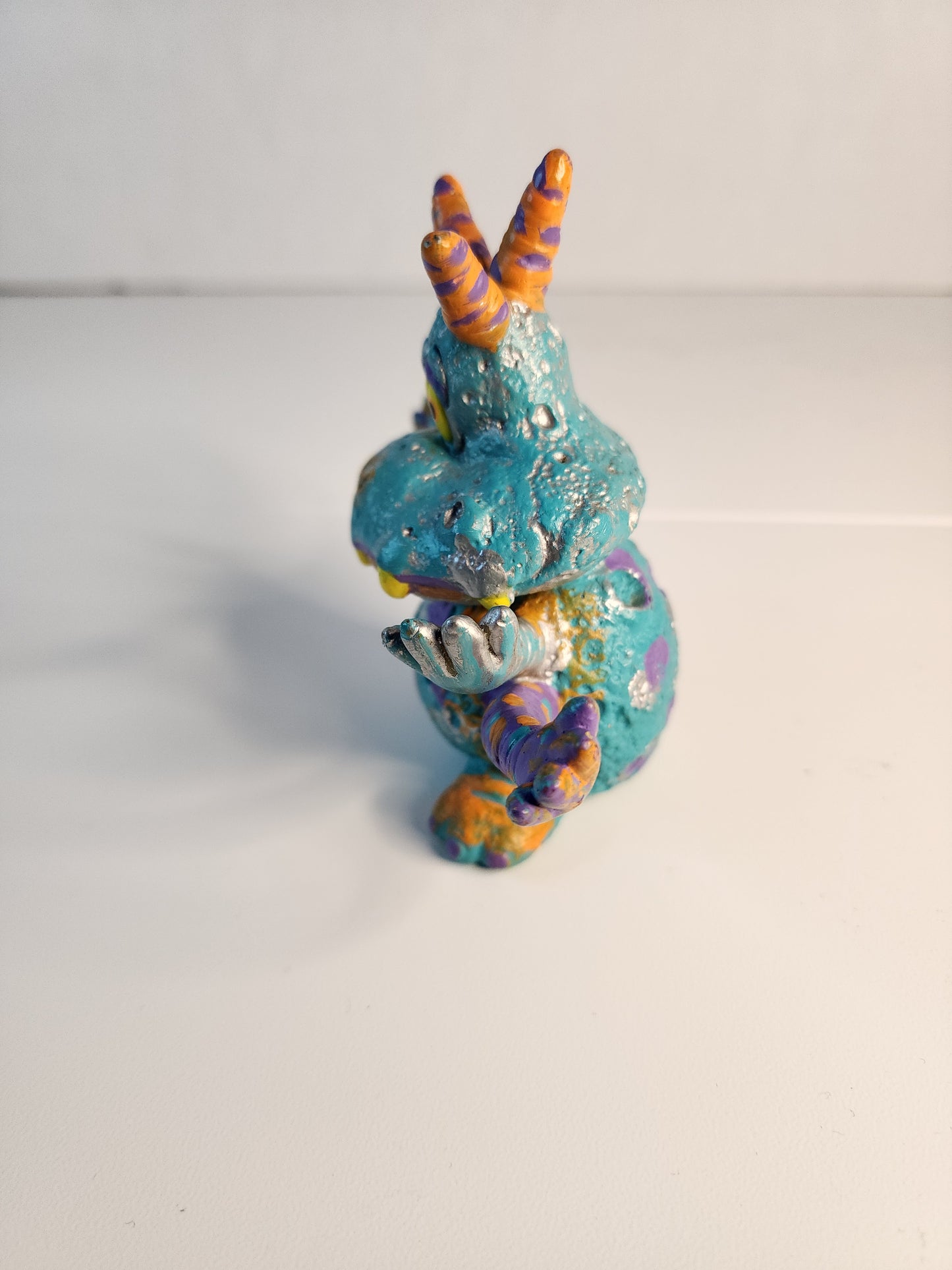 Cosmic Critters Hornflotz Monster Toy figure
