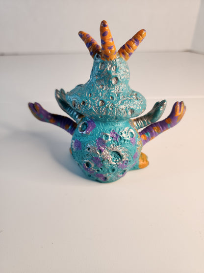 Cosmic Critters Hornflotz Monster Toy figure