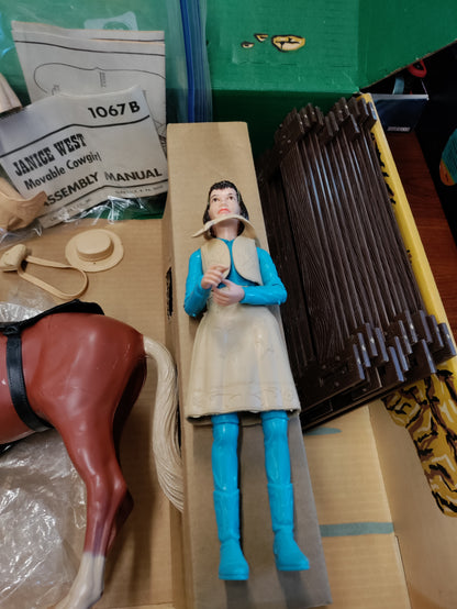 Johnny West Janice with Pony and Set