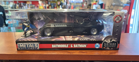 DC Comics Due Cast Batmobile and Batman